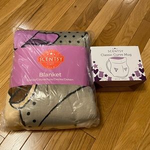 NWT Scentsy October 2021 hostess gift: blanket & mug